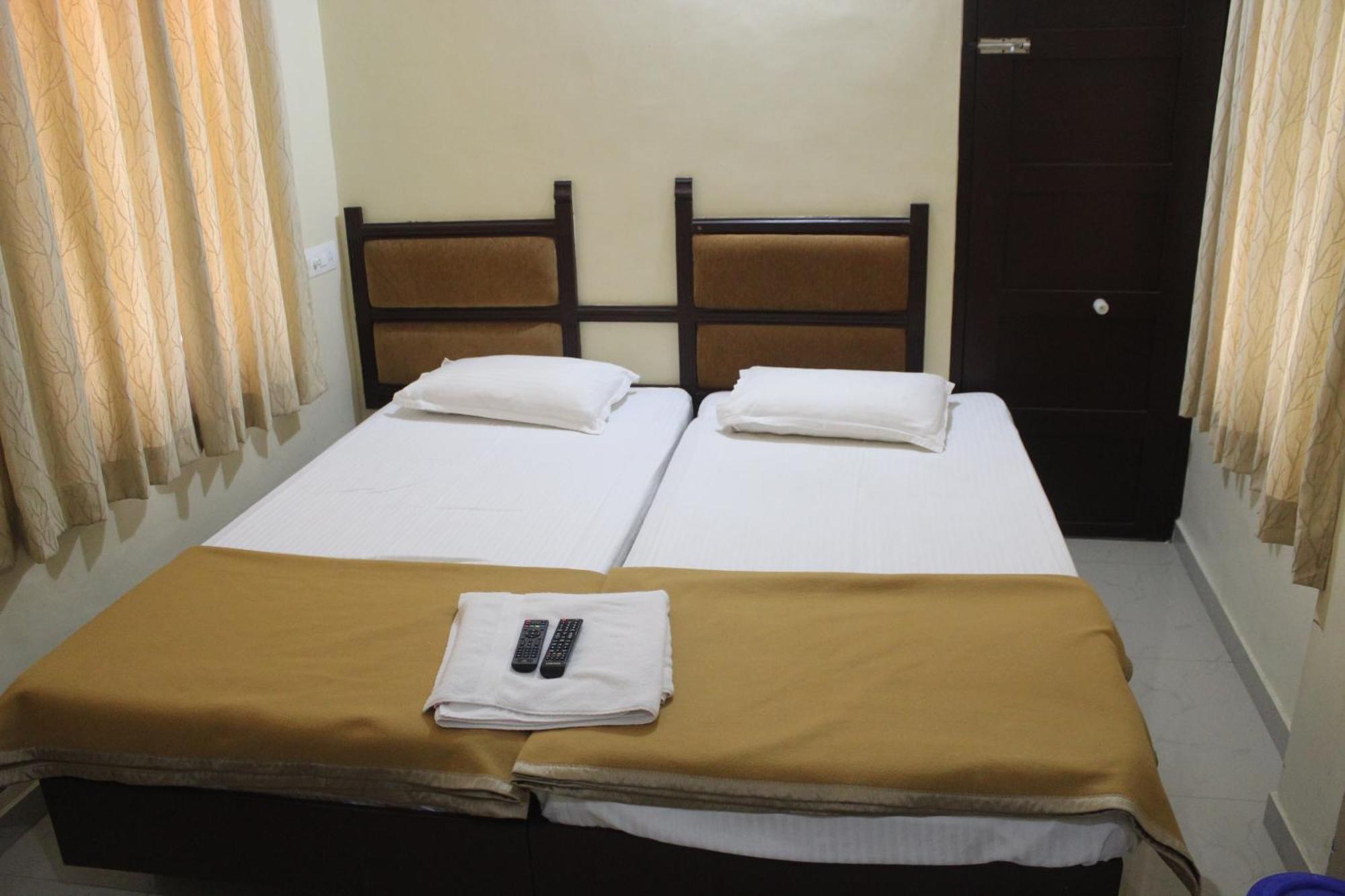 Anna Hotel Thiruvananthapuram Exterior foto